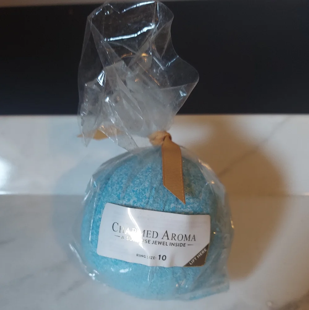 ๐๏ธ Charmed Aroma Blue Bath Bomb - Picture 1 of 6